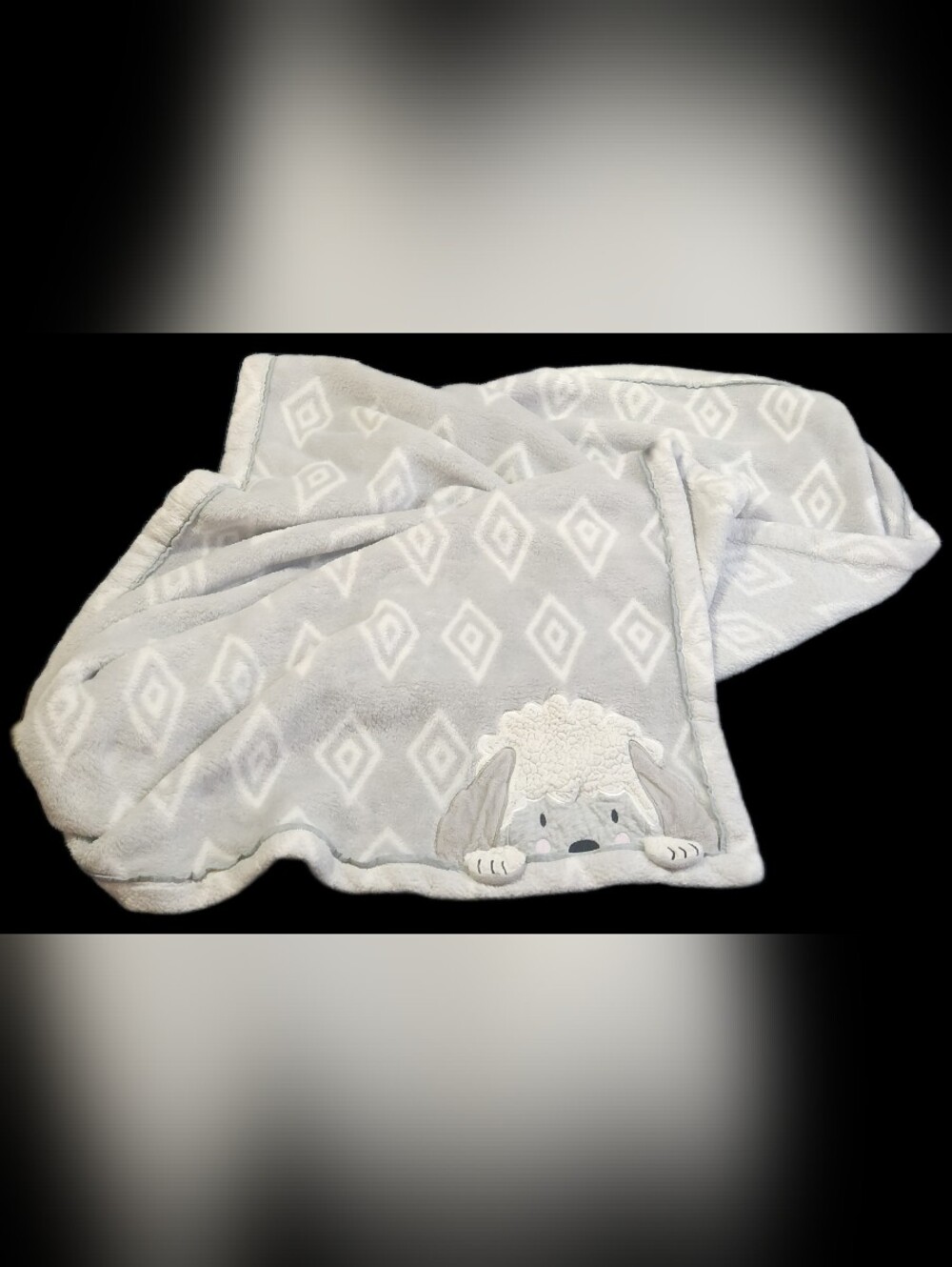 #KI Cute Lamb Appliqué Baby Blanket in Light Gray & Cream